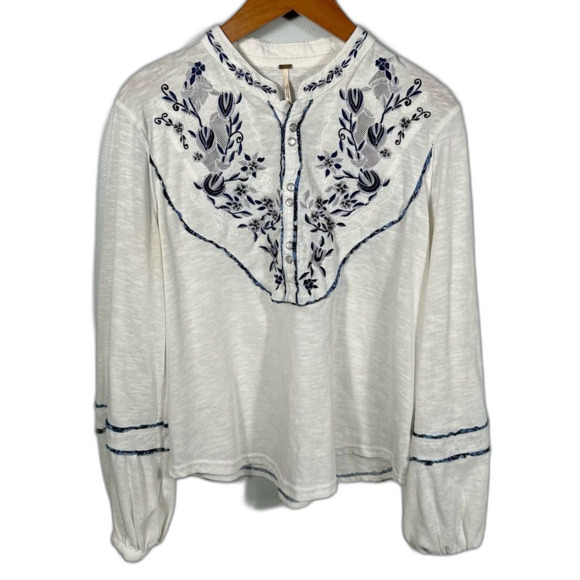 Free People Sundance Embroidered Henley Blouse Top Size Medium Bohemian Coastal - Picture 2 of 16